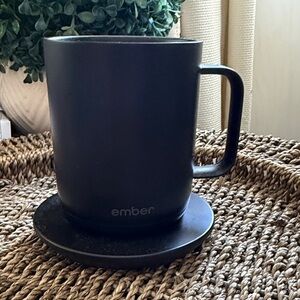 Ember Black Temperature Control Mug coffee tea cup